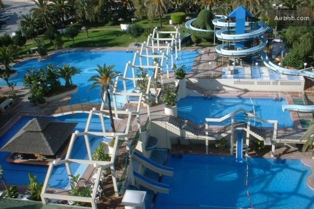 Lux. Frontbeach-Terrace. 5 Pools.Tv. 2 A.C.Netflix Бенальмадена Екстер'єр фото