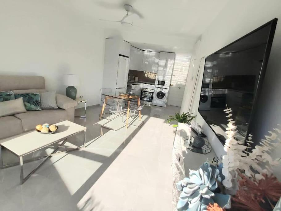 Lux. Frontbeach-Terrace. 5 Pools.Tv. 2 A.C.Netflix Бенальмадена Екстер'єр фото